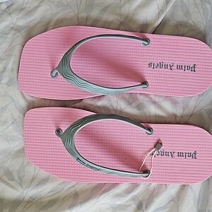 Palms 🌴 flip flops